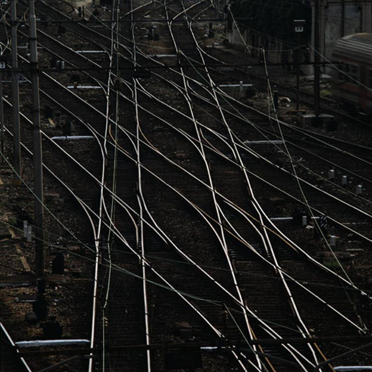 Train_Tracks_low.jpg