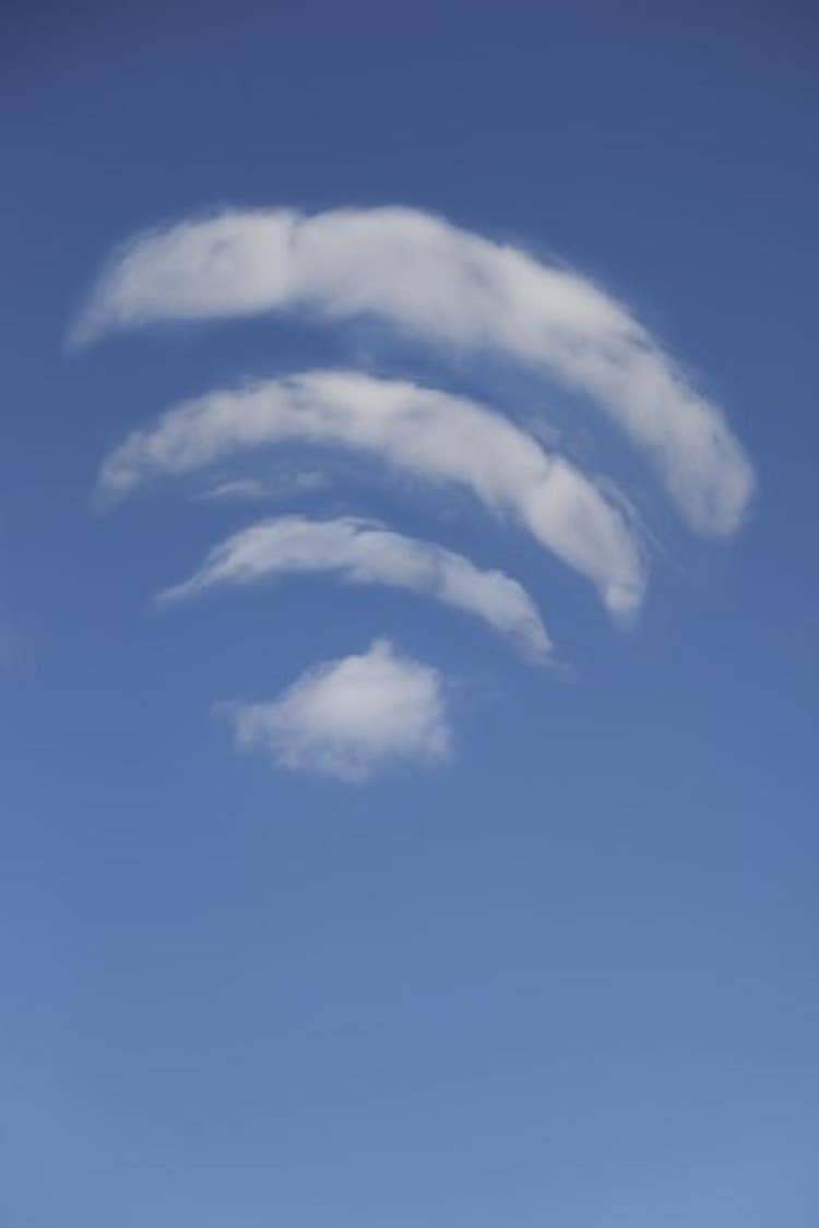 Wireless_Clouds_low.jpg