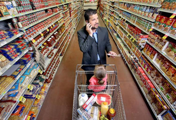 Dad_and_Child_at_Grocery_low.jpg